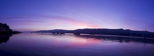 Panorama Sur La Riviere